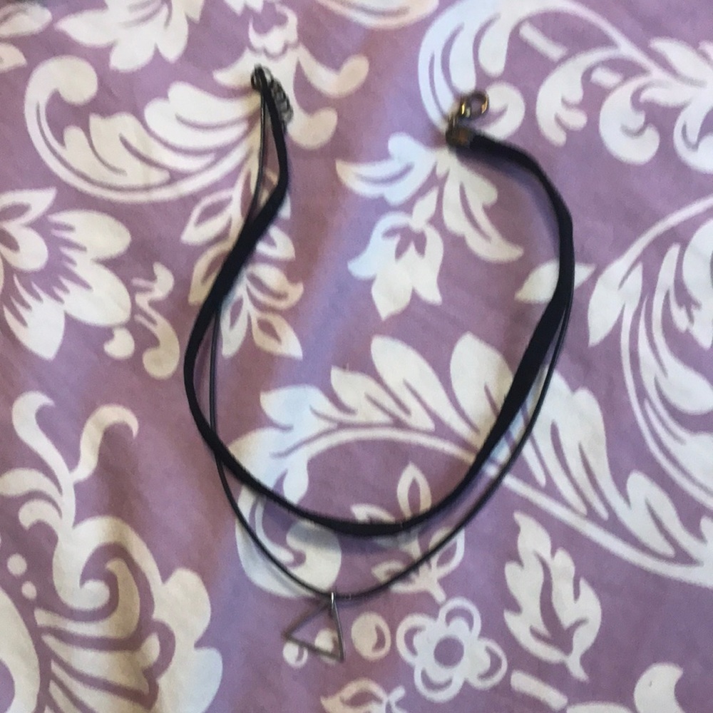 Triangle decor black choker necklace